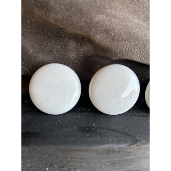 White Ceramic Porcelain 1 1/2 Knobs Pulls VTG Mushroom style 8 Refurnished Home - Picture 7 of 7
